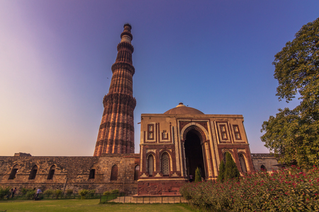 October 27, 2014: Ruins of the Qutb Minar in New Delhi, Indiaのeditorial素材