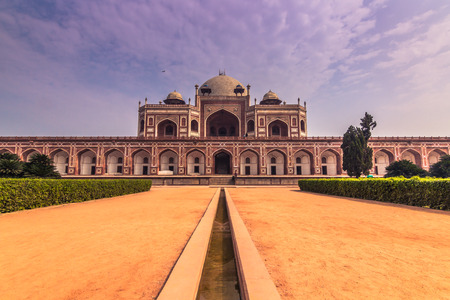 October 29, 2014: Frontal view of the Humayun's Tomb in New Delhi, Indiaのeditorial素材