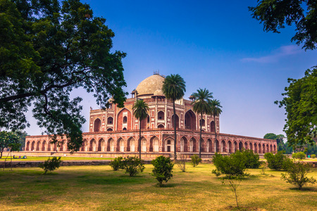October 29, 2014: Gardens of the Humayun's Tomb in New Delhi, Indiaのeditorial素材