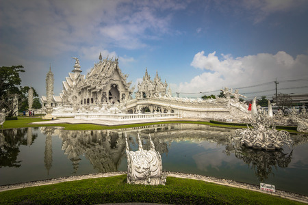Chiang Rai - October 18, 2014: White temple of Wat Rong Khun in Chiang Rai, Thailandのeditorial素材