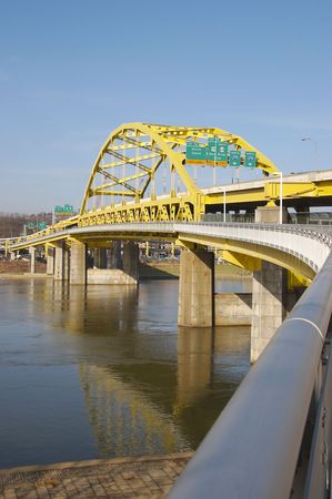 Fort Pitt Bridge in Pittsburgh on Clear Dayの写真素材
