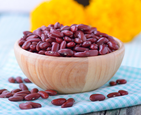kidney beans in wooden bowl