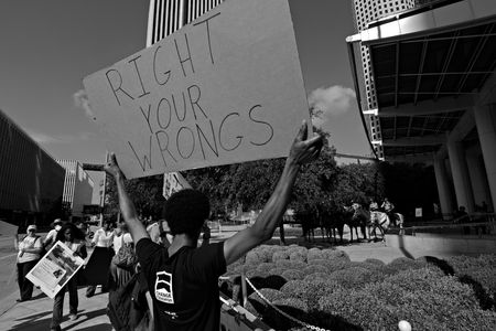 Protesters at the Rainforest Coalitions protest at the annual Chevron board meeting.のeditorial素材