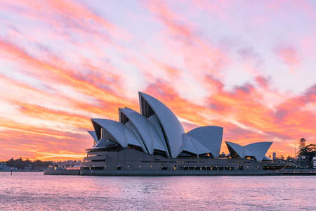 Sydney Opera House at sunrise in Sydney Australia.NOV 11,2016 The Sydney Opera House is a famous arts center.Over 10 millions tourists visit Sydney a year.のeditorial素材