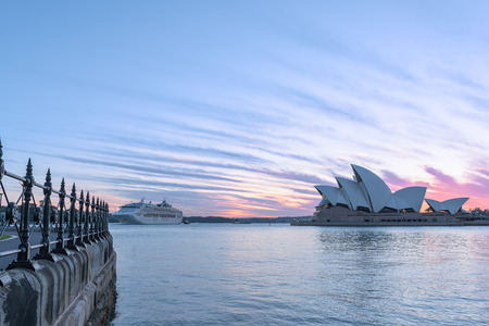 Sydney Opera House at sunrise in Sydney Australia.NOV 11,2016 The Sydney Opera House is a famous arts center.Over 10 millions tourists visit Sydney a year.のeditorial素材
