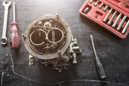 Repair process of machine parts with special tools