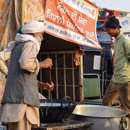 New Delhi, India â December 25 2020 : Indian Sikh and Hindu Farmers from Punjab, Uttar Pradesh and Uttarakhand states protests at Delhi-UP Border. Farmers are protesting against the new farmer lawsのeditorial素材