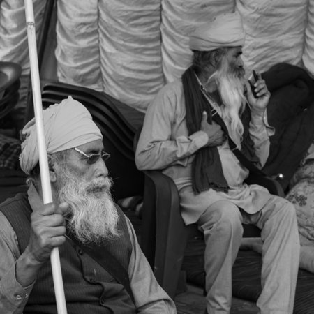Gazipur, Delhi, India â December 25 2020 : Indian Sikh and Hindu Farmers from Punjab, Uttar Pradesh and Uttarakhand states protests at Delhi-UP Border against new farmer laws â Black and Whiteのeditorial素材