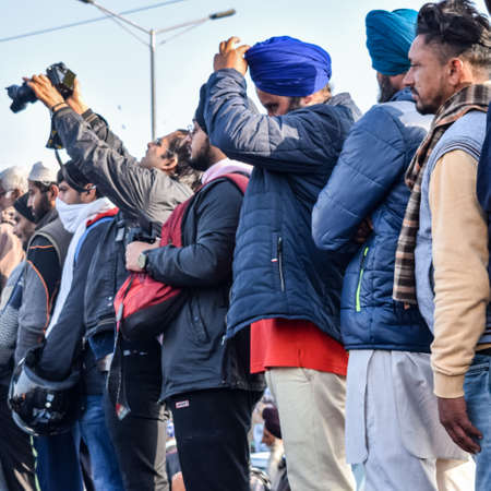Gazipur, Delhi, India â December 25 2020 : Indian Sikh and Hindu Farmers from Punjab, Uttar Pradesh and Uttarakhand states protests at Delhi-UP Border. Farmers are protesting against new farmer lawsのeditorial素材