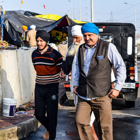 Gazipur, Delhi, India â December 25 2020 : Indian Sikh and Hindu Farmers from Punjab, Uttar Pradesh and Uttarakhand states protests at Delhi-UP Border. Farmers are protesting against new farmer lawsのeditorial素材