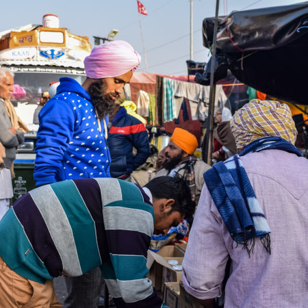 Gazipur, Delhi, India â December 25 2020 : Indian Sikh and Hindu Farmers from Punjab, Uttar Pradesh and Uttarakhand states protests at Delhi-UP Border. Farmers are protesting against new farmer lawsのeditorial素材