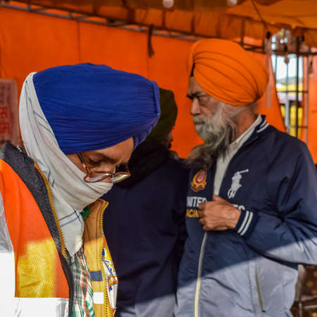 Gazipur, Delhi, India â December 25 2020 : Indian Sikh and Hindu Farmers from Punjab, Uttar Pradesh and Uttarakhand states protests at Delhi-UP Border. Farmers are protesting against new farmer lawsのeditorial素材