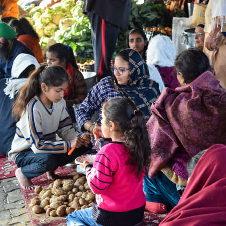 Gazipur, Delhi, India â December 25 2020 : Indian Sikh and Hindu Farmers from Punjab, Uttar Pradesh and Uttarakhand states protests at Delhi-UP Border. Farmers are protesting against new farmer lawsのeditorial素材