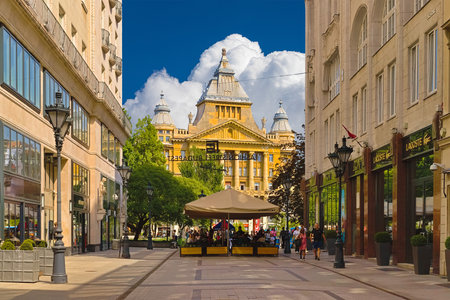 View of the Deak Ferenc Street and the Anker Palace, Budapest, Hungaryのeditorial素材