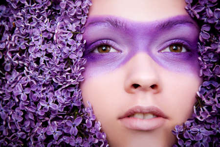 fashion lilac girl portrait close upの写真素材