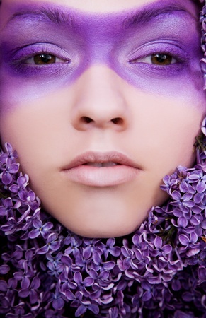 fashion lilac portrait close upの写真素材