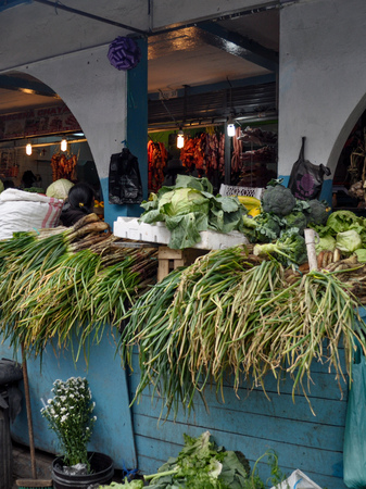 OTAVALO, ECUADOR - MARCH 23, 2016: General view of vegetable stall at the rural Saturday market on March 23, 2016 in Otavalo, Ecuadorのeditorial素材