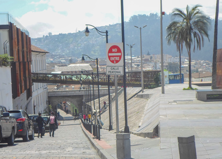 QUITO, ECUADOR - MARCH 18, 2016:  General view of a pedestrian street ih in the historic center of Quito, Ecuadorのeditorial素材
