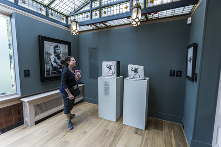 Amsterdam Nederland 23 July 2017: Moco Museum - Banksy Amsterdam Exhibitionのeditorial素材