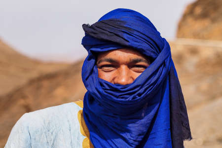 Erfoud, Morocco - Oct 17, 2019: Berber people living in the moroccan mountains between Midelt and Erfoud in Morocco, Africaのeditorial素材