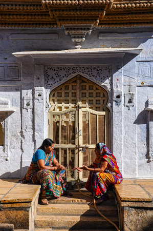 Jaisalmer, India - Dec 29, 2019: Indian Rajasthani people in national clothes in the streets of Jaisalmer, Rajasthanのeditorial素材