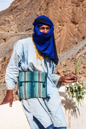 Erfoud, Morocco - Oct 17, 2019: Berber people living in the moroccan mountains between Midelt and Erfoud in Morocco, Africaのeditorial素材