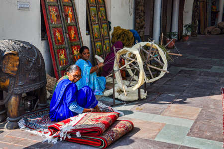 Jaipur, India - Jan 05, 2020: People living and working in the streets near Amber Fort in Jaipur, India.のeditorial素材