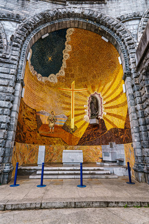Lourdes, France - Sep 28, 2025: Interior of the Basilica in the Sanctuary of Lourdes, France. Mayor pilgrimage spot for Catholics all around the worldのeditorial素材