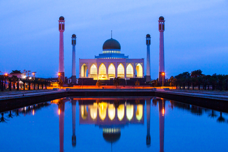 Central Mosque Beautiful on blue sky of sunset ,Hatyai, Songkhla, Thailand.のeditorial素材