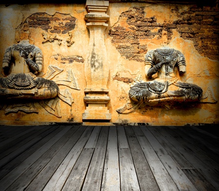 buddha over grunge wallのeditorial素材