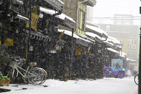 TAKAYAMA, JAPAN - JANUARY 19: Takayama in the snow  a city which retains a traditional touch like few other Japanese cities, especially in its beautifully preserved old town on JANUARY 19, 2014 in Takayama, Japan.のeditorial素材