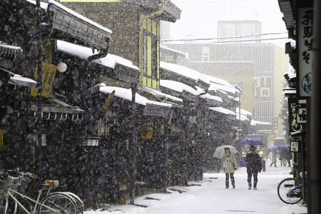 TAKAYAMA, JAPAN - JANUARY 19: Takayama in the snow  a city which retains a traditional touch like few other Japanese cities, especially in its beautifully preserved old town on JANUARY 19, 2014 in Takayama, Japan.のeditorial素材