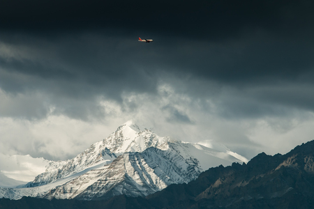 Snow Mountain Range, Leh Indiaの写真素材