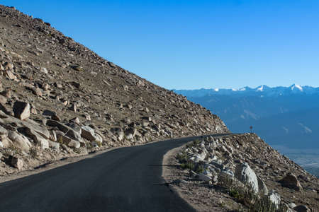 Himalayan landscape in Himalayas along Manali-Leh highway. Himachal Pradesh, Indiaの写真素材