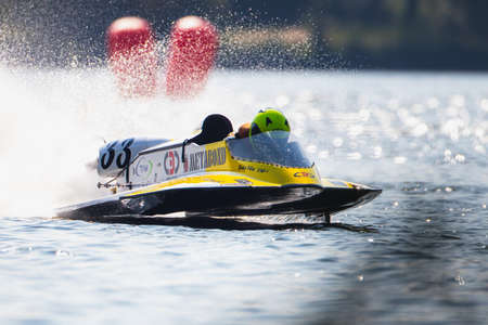 racing boats at high speedのeditorial素材