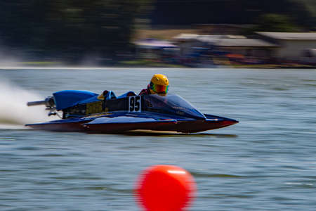 racing boats at high speedのeditorial素材