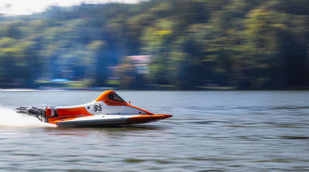 racing boats at high speedのeditorial素材