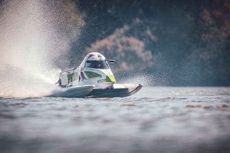 racing boats at high speedのeditorial素材