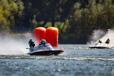 racing boats at high speedのeditorial素材
