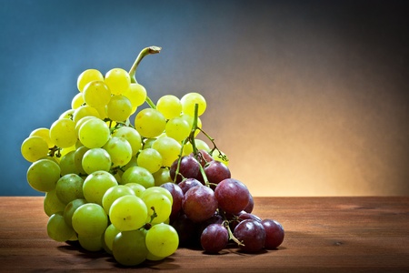 grape white and black on wood の写真素材