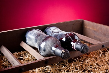 old bottle of wine の写真素材