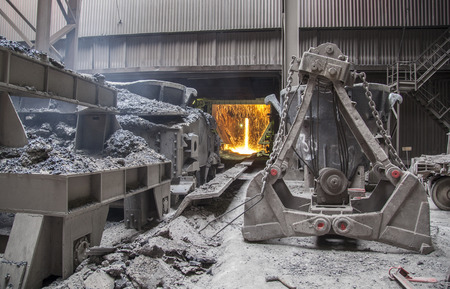 Hot steel pouring in steel plantのeditorial素材