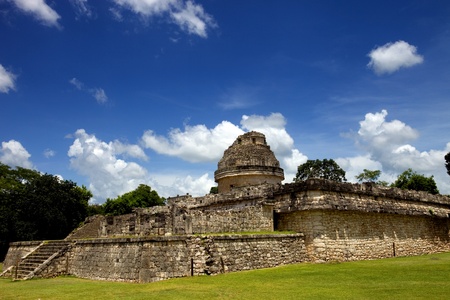 Ancient Mayan temple at Chichen Itza, Yucatan, Mexicoの写真素材