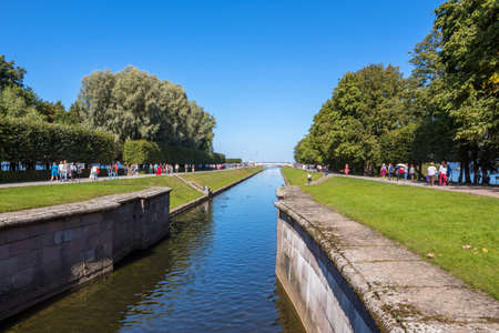 SAINT-PETERSBURG, RUSSIA: Peterhof, St. Petersburg, king's palace and grand-fountain. Russiaのeditorial素材