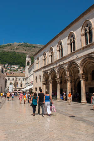 DUBROVNIK, CROATIA: Unidentified tourists in the Old town of Dubrovnik, Croatia. Dubrovnik is a UNESCO World Heritage siteのeditorial素材