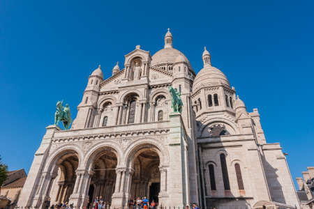 Paris, France: Sacre Coeur Basilica. Large medieval cathedral. Basilica of Sacred Heart. Popular landmark, highest city point.のeditorial素材