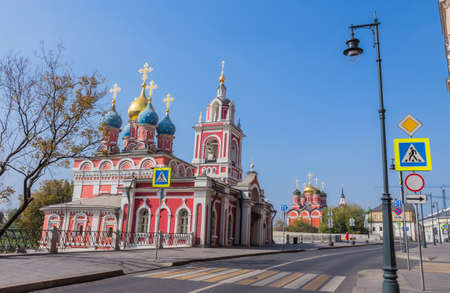 People near Church of St George (the Protection of the Blessed Virgin) on the Pskov mountain on Varvarka street in center of Moscow, Russiaのeditorial素材