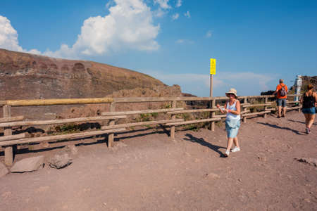 MOUNT VESUVIUS, ITALY: Tourists walk around the crater of Mount Vesuvius.のeditorial素材