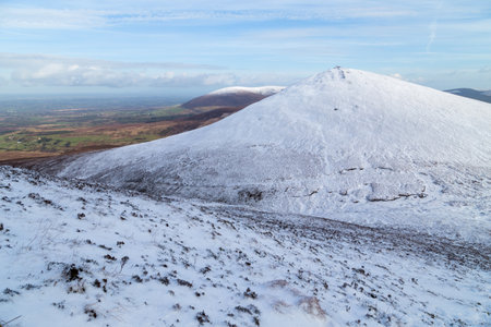 Snow in the the Paps of Anu, Co Kerry, Irelandの写真素材