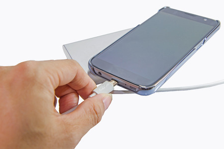 connect the power bank to mobile phone